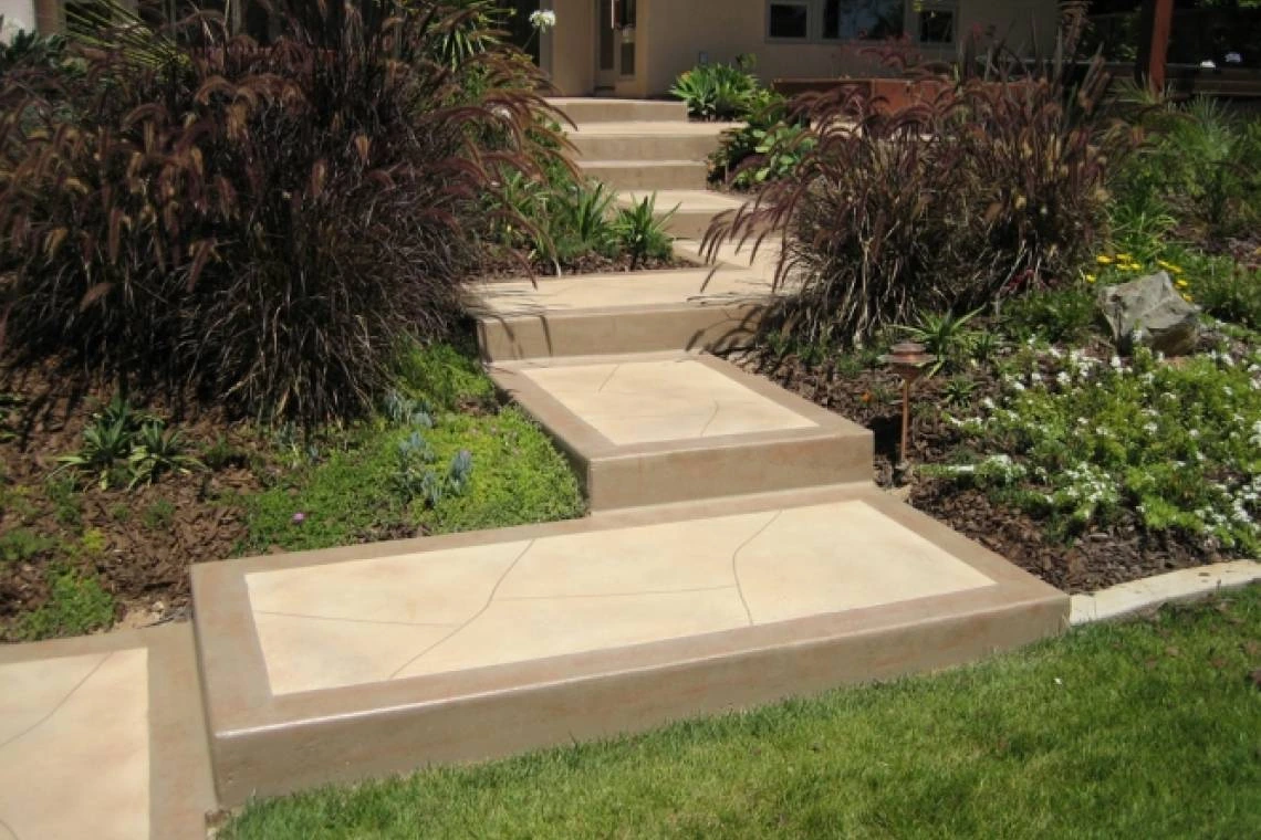 HARDSCAPE · GARDEN STEPS & RETAINING WALLS